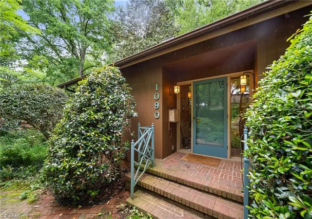 Photo 2 of Sale Pending at 1090 Yorkshire Rd, Winston Salem, NC 27106 | MLS# 1227292 | Listing updated on 2026-08-17