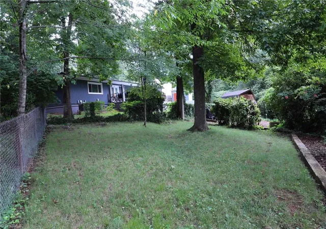 33rd image of 117 Marian Ln, Winston Salem, NC 27104 | MLS# 1230839