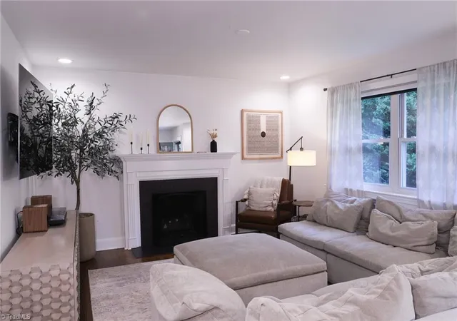 Photo 4 of Single family home for sale at 117 Marian Ln, Winston Salem, NC 27104 | MLS# 1230839 | Listing updated on 2026-10-04