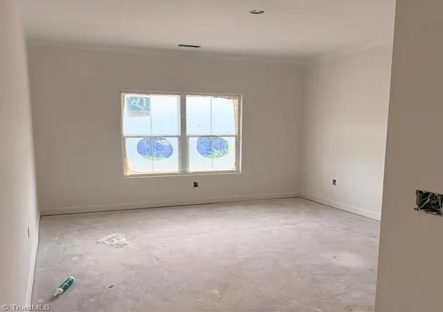 Photo 4 of Single family home for sale at 404 Beeson Ct, Clemmons, NC 27012 | MLS# 1225750 | Listing updated on 2026-08-26