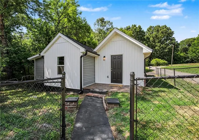 Homes for sale in Eden, NC | 607 Truman St, Eden, NC 27288 | MLS# 1225391