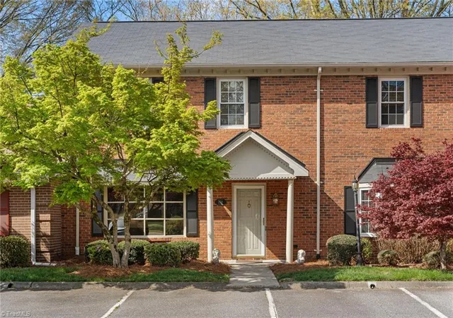 Photo 2 of Sale Pending at 3118 Burke Ml Ct, Winston Salem, NC 27103 | MLS# 1214248 | Listing updated on 2026-09-22