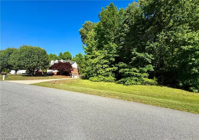 Photo 4 of Single family home for sale at 411 Williams Meadow Ln, Winston Salem, NC 27127 | MLS# 1219423 | Listing updated on 2026-09-28