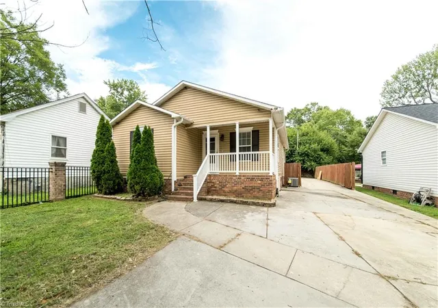 Photo 1 of Sale Pending at 1021 Asheboro St, High Point, NC 27260 | MLS# 1228538 | Listing updated on 2026-09-16