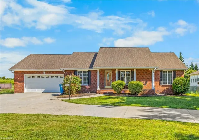 2nd image of 128 Meadowview Rd, Mocksville, NC 27028 | MLS# 1224976