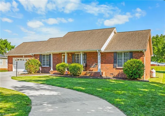 3rd image of 128 Meadowview Rd, Mocksville, NC 27028 | MLS# 1224976