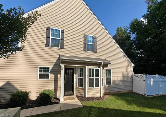 Photo 2 of Single family home for sale at 109 Tilleys Grv Dr, Kernersville, NC 27284 | MLS# 1228218 | Listing updated on 2026-08-06