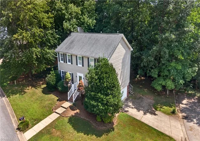 2nd image of 4700 Pine Hollow Ln, Greensboro, NC 27410 | MLS# 1229102