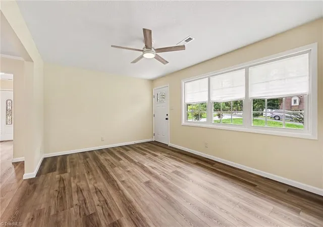 Photo 4 of Sale Pending at 206 Hendrix Dr, Kernersville, NC 27284 | MLS# 1231634 | Listing updated on 2026-08-26