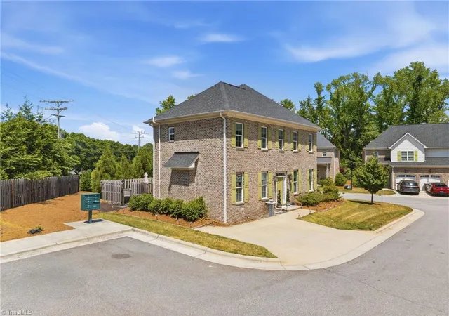 3rd image of 2 Gingerly Wy, Greensboro, NC 27455 | MLS# 1224474
