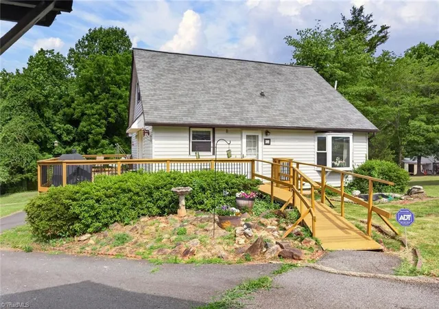 1st image of 4908 Southwin Dr, Winston Salem, NC 27104 | MLS# 1225129