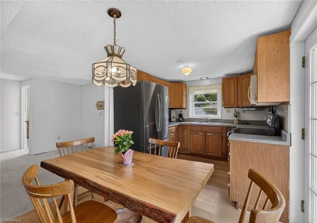 4th image of 4908 Southwin Dr, Winston Salem, NC 27104 | MLS# 1225129
