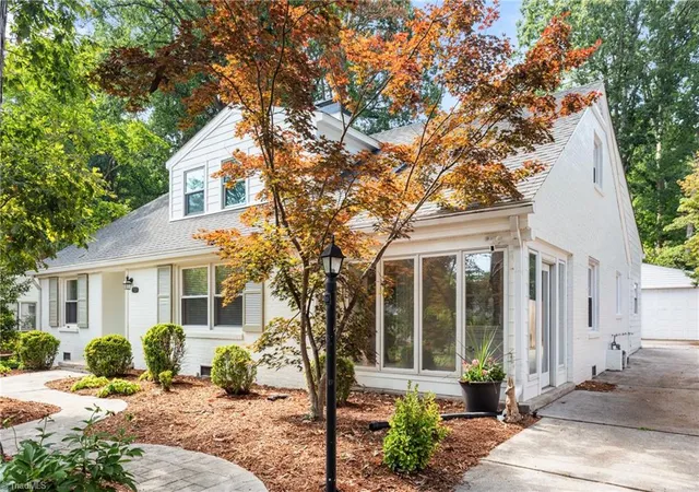 2nd image of 3415 Dogwood Dr, Greensboro, NC 27403 | MLS# 1227174