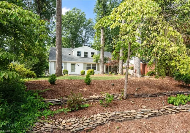 4th image of 3415 Dogwood Dr, Greensboro, NC 27403 | MLS# 1227174