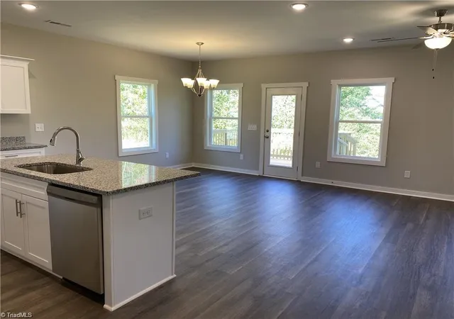 4th image of 413 E Lee Ave, Yadkinville, NC 27055 | MLS# 1217084