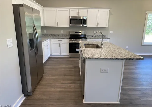 5th image of 413 E Lee Ave, Yadkinville, NC 27055 | MLS# 1217084