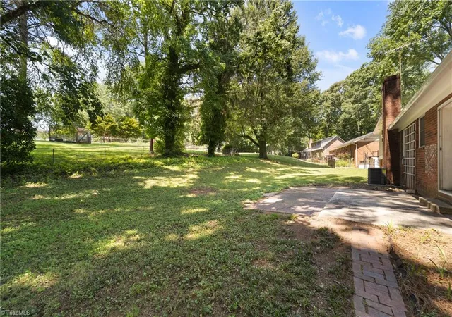 34th image of 430 Flyntvalley Dr, Winston Salem, NC 27104 | MLS# 1229747