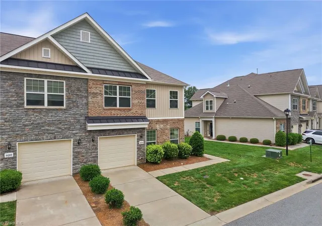 Photo 3 of Single family home for sale at 4020 Canterwood Dr, Greensboro, NC 27410 | MLS# 1230075 | Listing updated on 2026-09-14