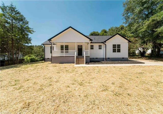 1st image of 2934 S Stratford Rd, Winston Salem, NC 27103 | MLS# 1229523