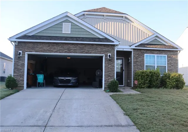 Photo 1 of Single family home for sale at 9032 Harwood Knoll Dr, Charlotte, NC 28214 | MLS# 1239210 | Listing updated on 2026-10-20