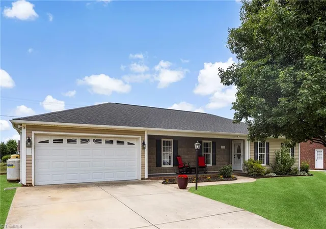 2nd image of 136 Meadowview Rd, Mocksville, NC 27028 | MLS# 1224047