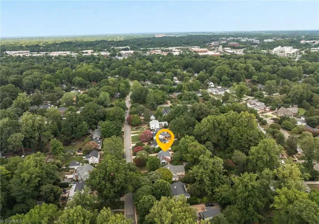 50th image of 112 W Avondale Dr, Greensboro, NC 27403 | MLS# 1229100