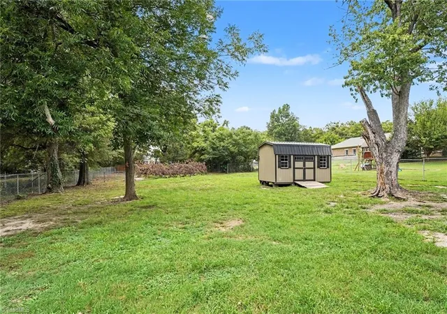 16th image of 808 Barnes St, Reidsville, NC 27320 | MLS# 1230581