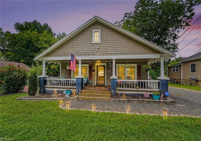 1st image of 808 Barnes St, Reidsville, NC 27320 | MLS# 1230581