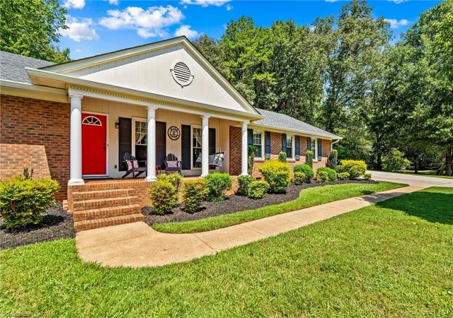 Photo 4 of Sale Pending at 140 Spicewood Ln, Salisbury, NC 28147 | MLS# 1231215 | Listing updated on 2026-10-11