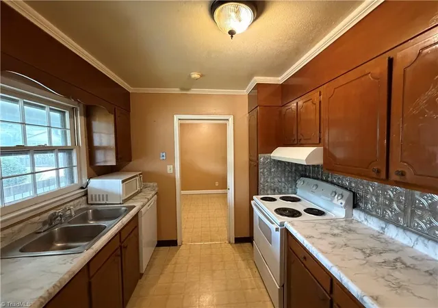 Photo 4 of Single family home for sale at 2958 Ramsgate Ct, Winston Salem, NC 27106 | MLS# 1234094 | Listing updated on 2026-08-31