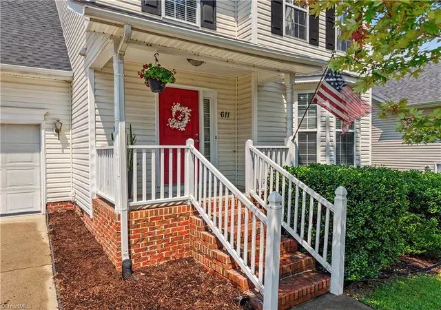 2nd image of 611 Camden Pl Dr, Winston Salem, NC 27103 | MLS# 1229928