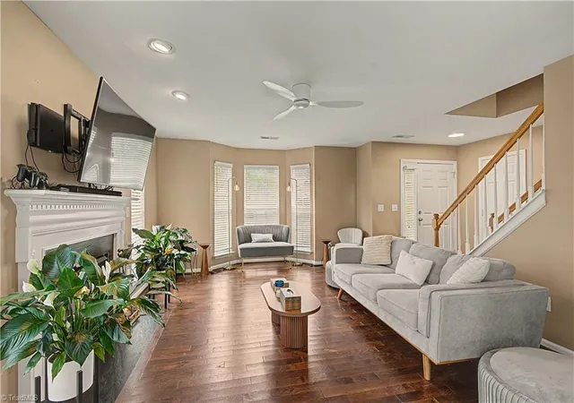 4th image of 611 Camden Pl Dr, Winston Salem, NC 27103 | MLS# 1229928