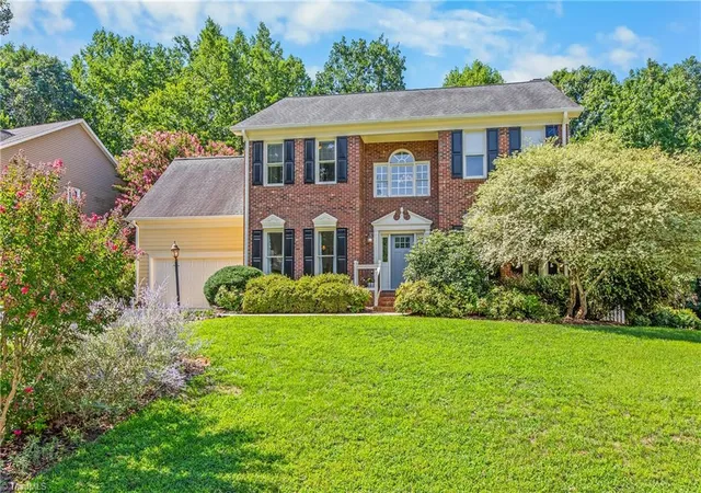 2nd image of 3210 Peninsula Dr, Jamestown, NC 27282 | MLS# 1229853
