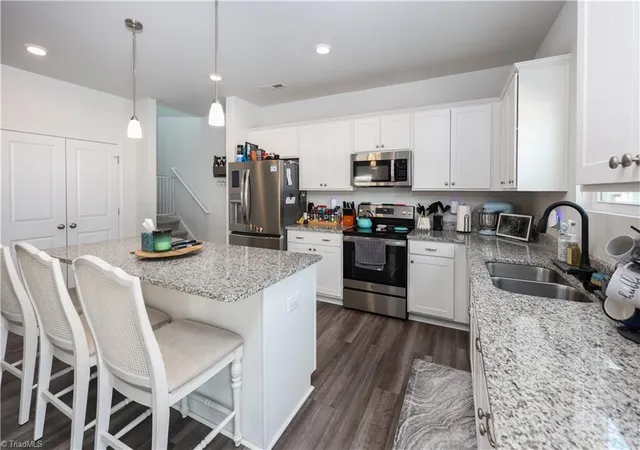 5th image of 3721 Streamside Dr, Thomasville, NC 27360 | MLS# 1222277