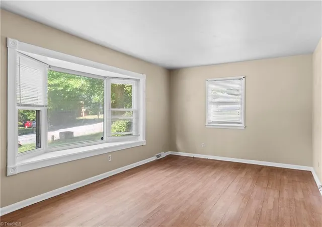Photo 4 of Single family home for sale at 103 Flintfield Dr, Winston Salem, NC 27103 | MLS# 1226670 | Listing updated on 2026-10-11