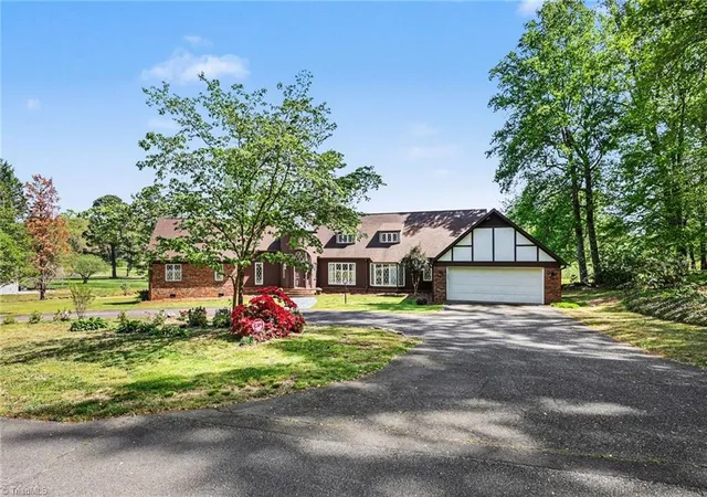 Homes for sale in High Point, NC | 315 Dorado Dr, High Point, NC 27265 | MLS# 1215295