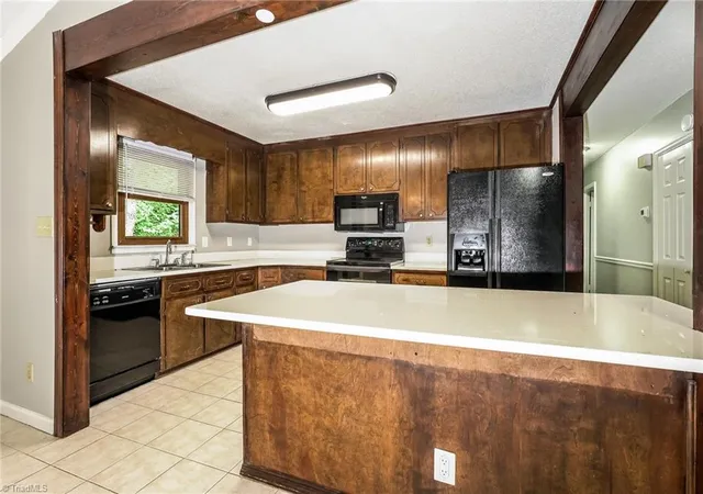 Photo 4 of Single family home for sale at 4290 Mashie Dr, Pfafftown, NC 27040 | MLS# 1223040 | Listing updated on 2026-08-18