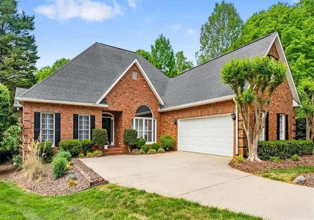 3rd image of 7 Ibis Cir, Greensboro, NC 27455 | MLS# 1217313