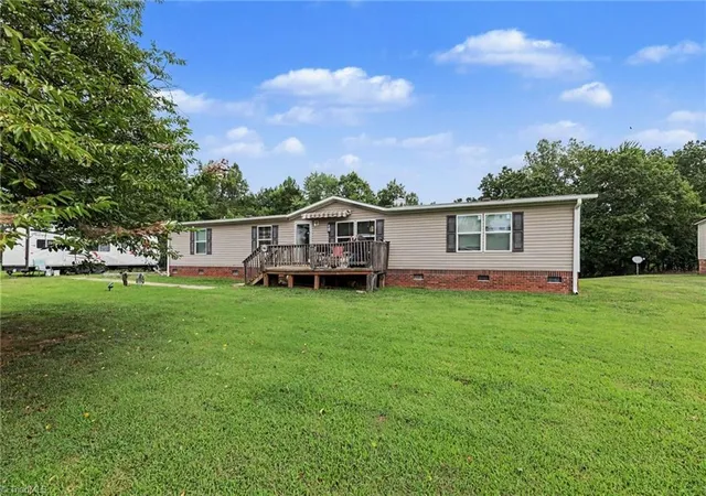 2nd image of 1679 Flat Shoals Rd, King, NC 27021 | MLS# 1228222