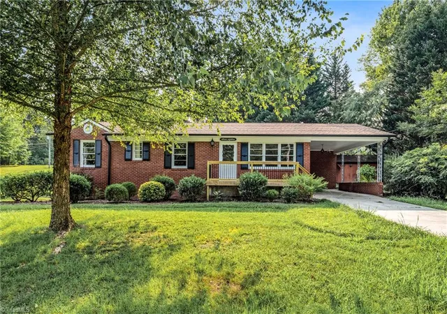 Photo 3 of Sale Pending at 1118 Timberlane, Asheboro, NC 27205 | MLS# 1229793 | Listing updated on 2026-08-29