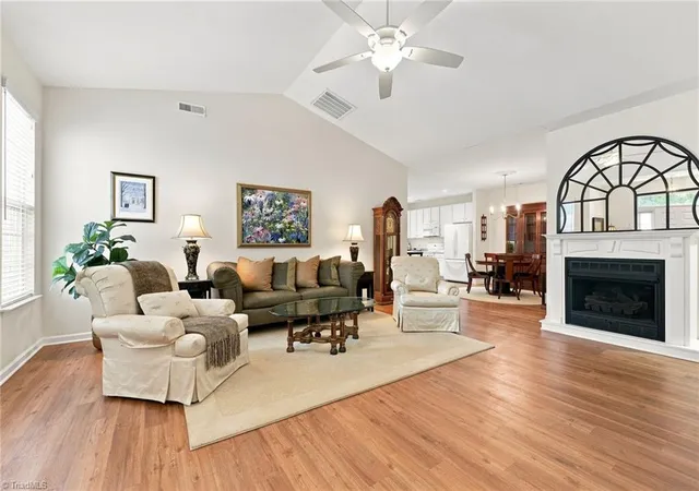 3rd image of 1006 Gretchen Ln, Greensboro, NC 27410 | MLS# 1231564