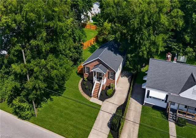 Photo 3 of Sale Pending at 807 Julian St, Greensboro, NC 27405 | MLS# 1233645 | Listing updated on 2026-09-02