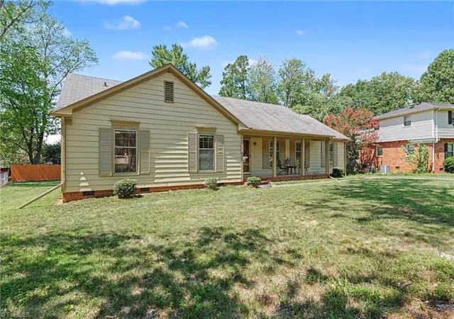 Photo 3 of Single family home for sale at 3608 Brandywine Dr, Greensboro, NC 27410 | MLS# 1231765 | Listing updated on 2026-08-27