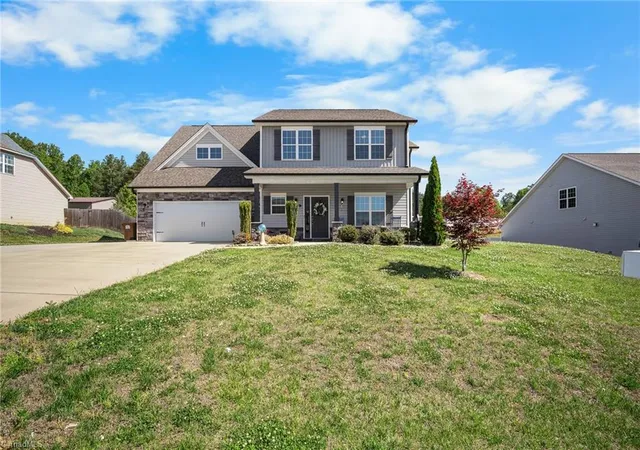 2nd image of 204 Montreat Dr, Lexington, NC 27295 | MLS# 1219290