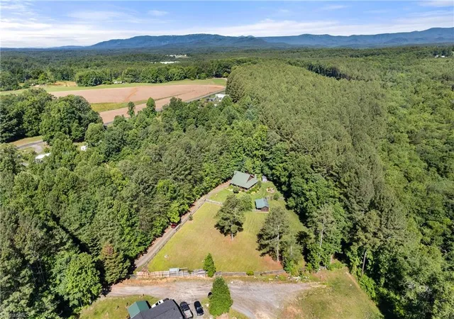 4th image of 139 Zayas Trl, Dobson, NC 27017 | MLS# 1223447