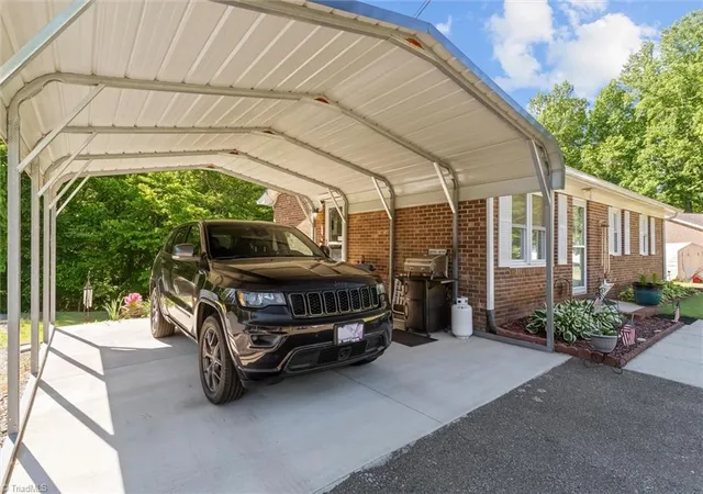 27th image of 224 Delaware Ave, Mount Airy, NC 27030 | MLS# 1219287