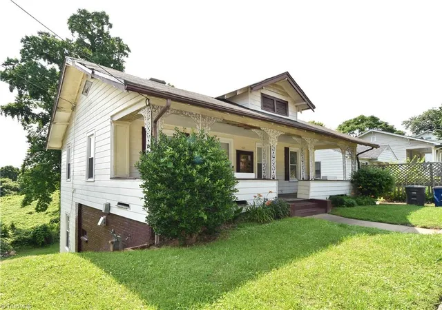 Photo 2 of Sale Pending at 517 N Cameron Ave, Winston Salem, NC 27101 | MLS# 1208798 | Listing updated on 2026-07-16
