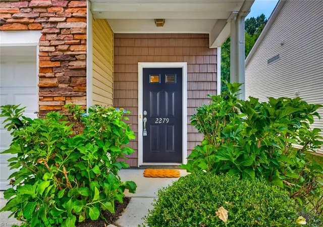 Photo 3 of Sale Pending at 2279 Hartfield Cir, Winston Salem, NC 27103 | MLS# 1226786 | Listing updated on 2026-09-22