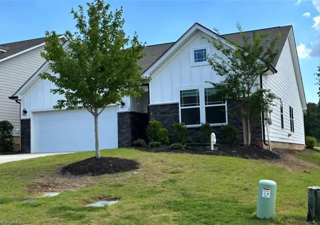 Photo 2 of Single family home for sale at 223 Old Harbor Dr, Mount Gilead, NC 27306 | MLS# 1233121 | Listing updated on 2026-08-21