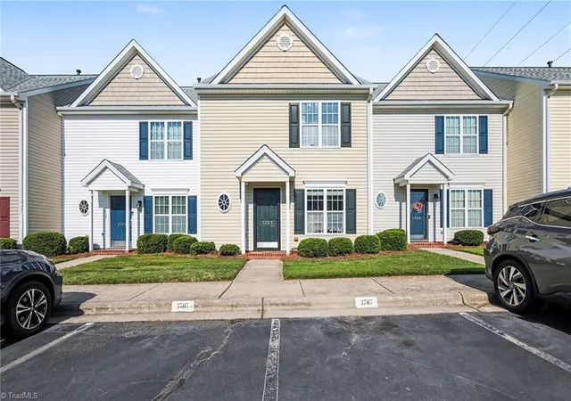 Photo 2 of Single family home for sale at 3707 Spanish Peak Dr, High Point, NC 27265 | MLS# 1229963 | Listing updated on 2026-09-14
